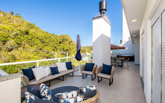 Cobertura C/jacuzzi e Churrasq em Jurere Rvo401