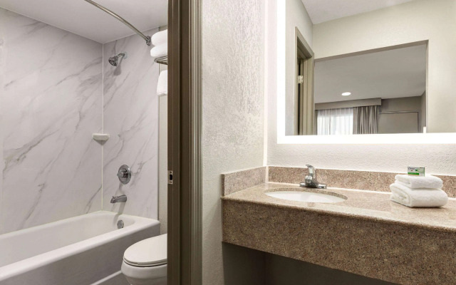 Baymont By Wyndham Emporia Va