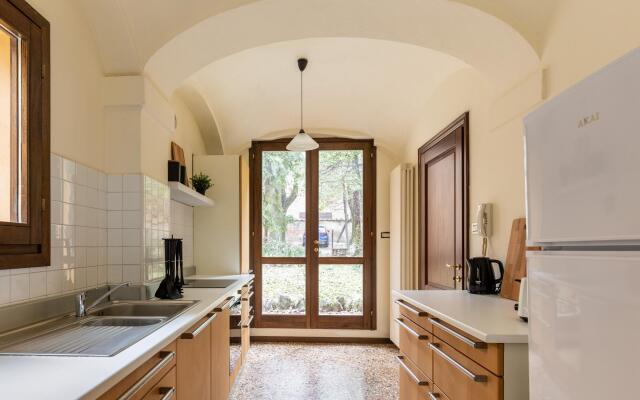 Strada Maggiore 59 - Casa Ambrosini - Atena