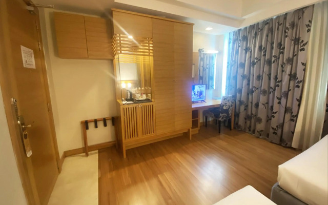 Crown Garden Hotel