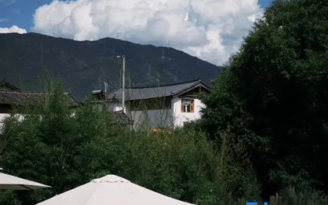 Lijiang Baisha NianChen Inn