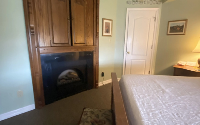 The Cypress Inn Bed & Breakfast