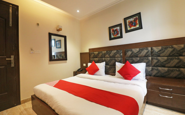 OYO 49069 A Suites
