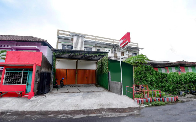 OYO 2782 Puspa Residence