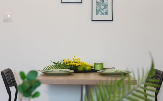 Green Leaf Apartment