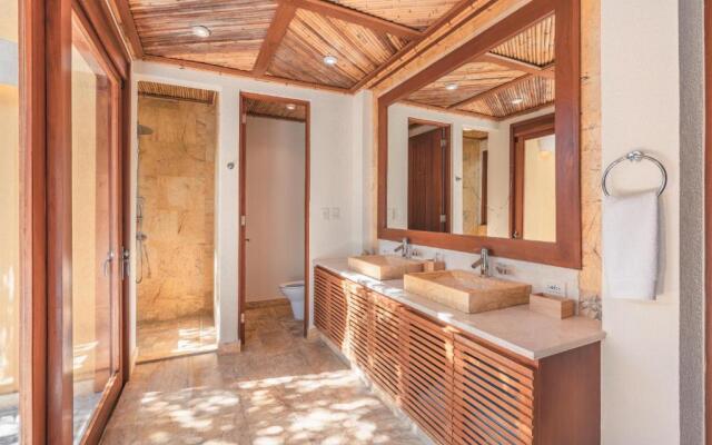 Tropical Villa With Pool at Green Village B843
