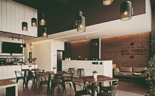Maxley Hotel@Arjuna