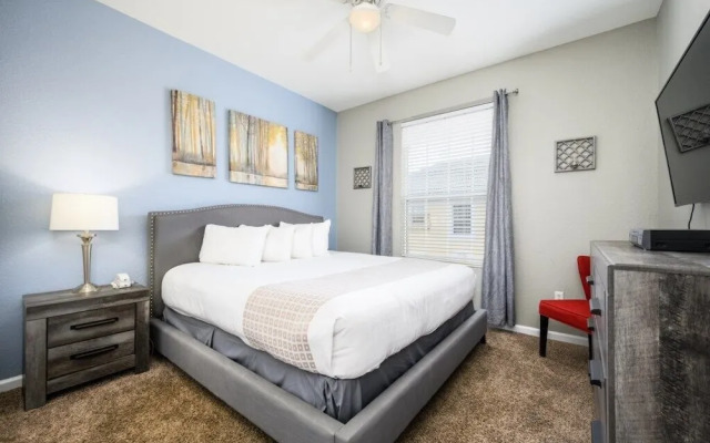 Beautiful Deluxe Condo, Vista Cay - 3024