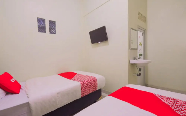 Ndalem Jogja Cupuwatu Syariah by OYO Rooms