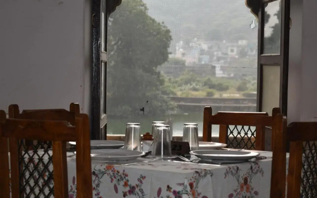Nawal Sagar Palace