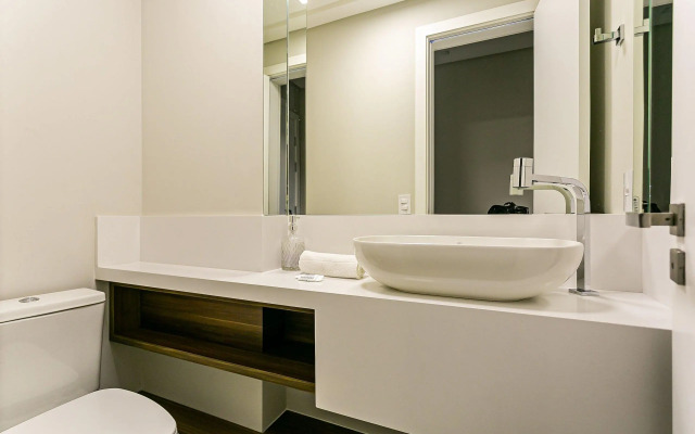 Apto completo c/ churrasq e piscina Jurerê JPR201