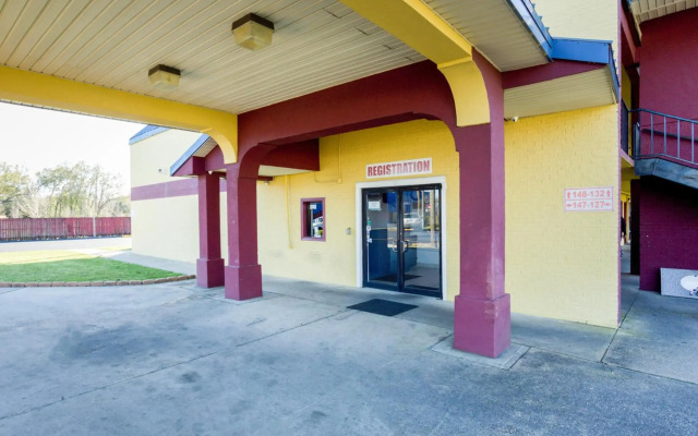 OYO Hotel Pensacola I-10 & Hwy 29