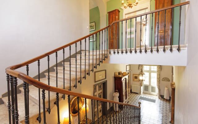 Domaine Du Buc, Le Chateau