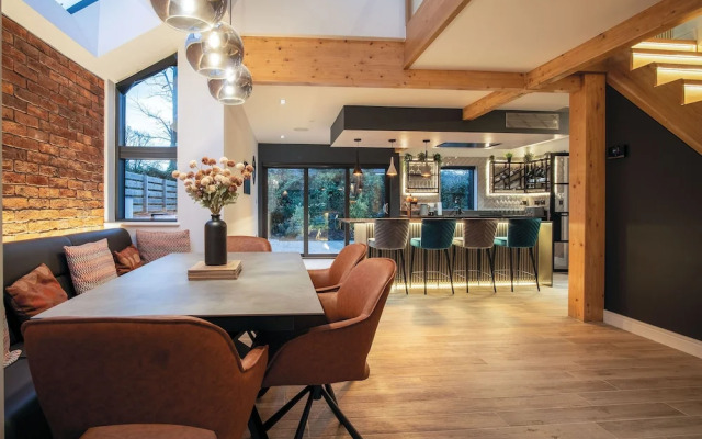 Ty Cyfoes - Luxurious 4 Bedroom - St. Florence