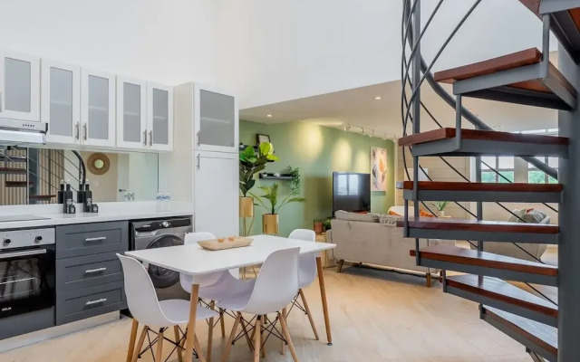 w Elegant 3BR With Modern Terrace in Panama