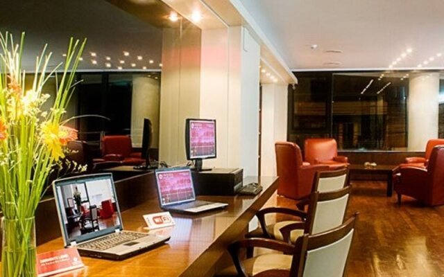 Urquiza Apart Hotel & Suites