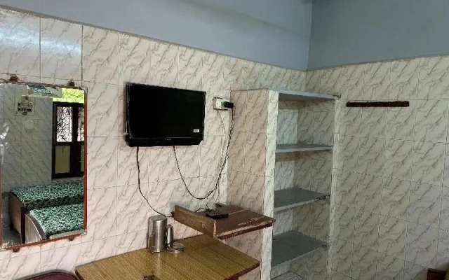 Anandha Lodge