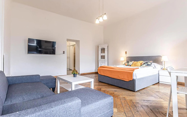 Gorgeous 1BR Apt near AKH Hospital