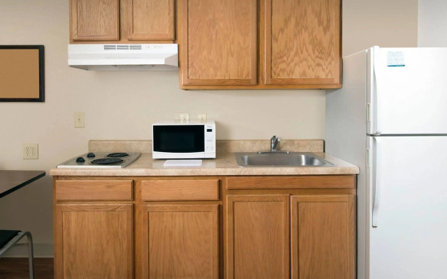 Extended Stay America Select Suites - Kansas City - South - I-49