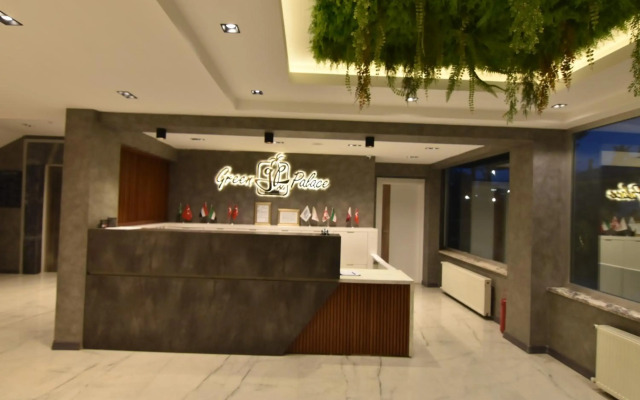 Green Palace Suite Hotel