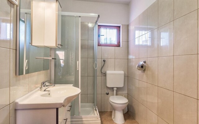 Nice Home in Bratulici With Wifi and 6 Bedrooms