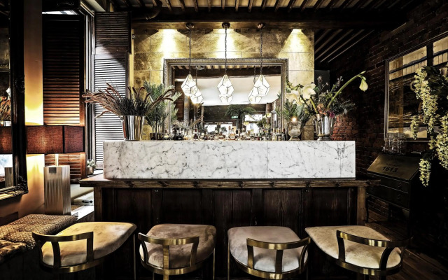 The Cow Hollow Hotel