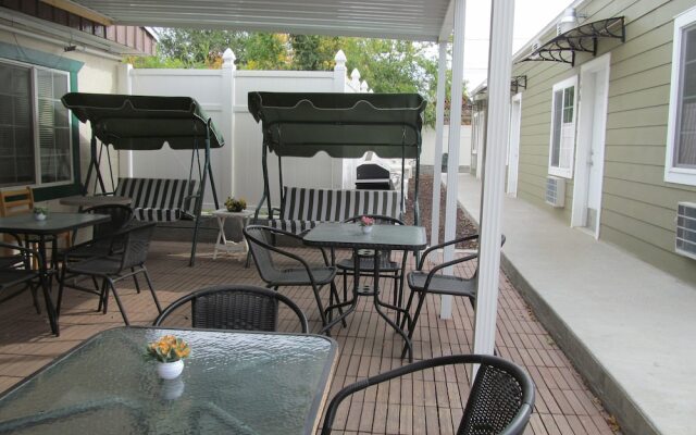 Western Motel Lovell