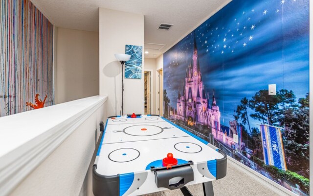 Brand New Luxury Townhome w/ Pvt Pool Close to Disney Parks by Redawning