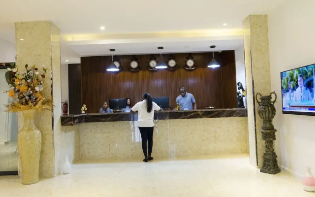 Garden Top Hotel Festac