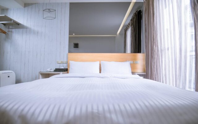 CHECK inn Express Taichung Fuxing Hall 2