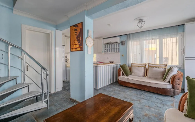 Villa With Terrace Right by the Sea in Urla