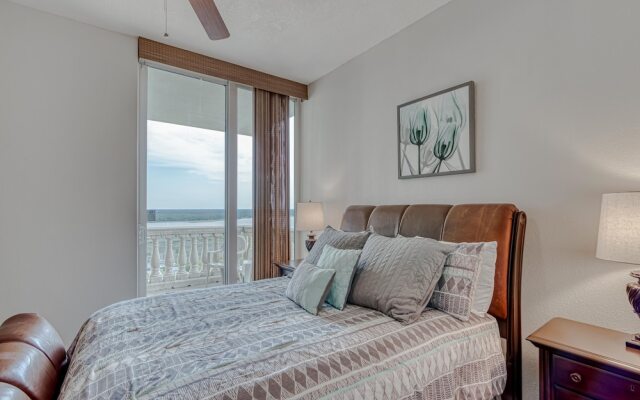 Clnd2101 4 Bedroom Condo