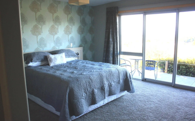 Redvale Ridge B&B