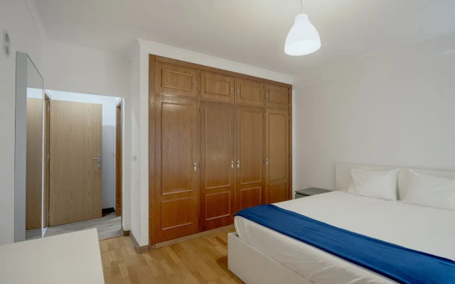 Carcavelos Modern Apartment by Homing
