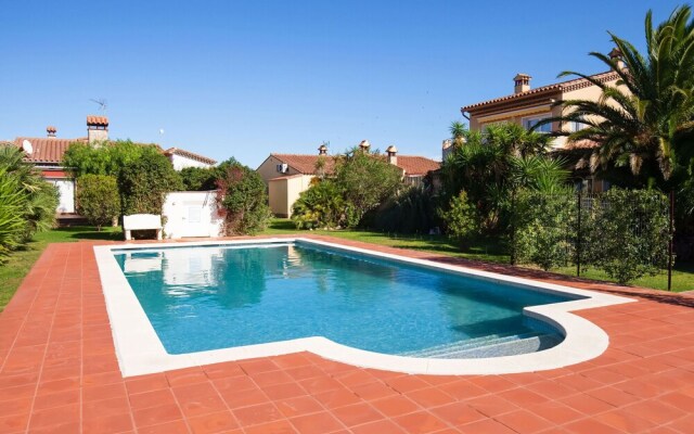 Quaint Holiday Home in Vilacolum With Swimming Pool