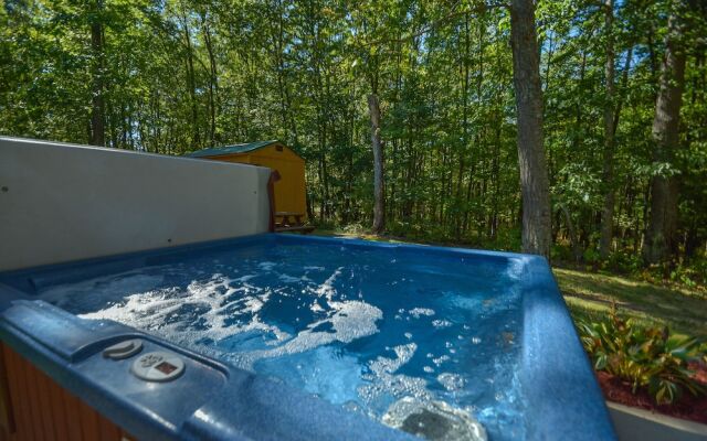 Bear Paws 2 Bedroom House