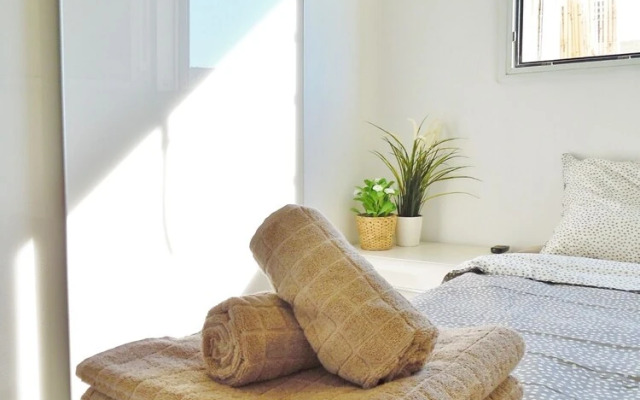 Super Central Stunning Roof 2BR Apt