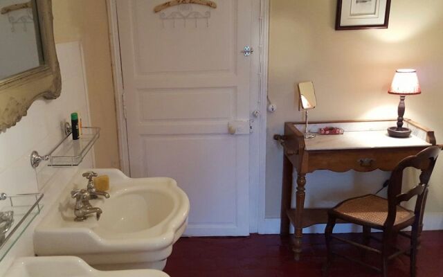 Cosy Castle in Onlay with Swimming Pool