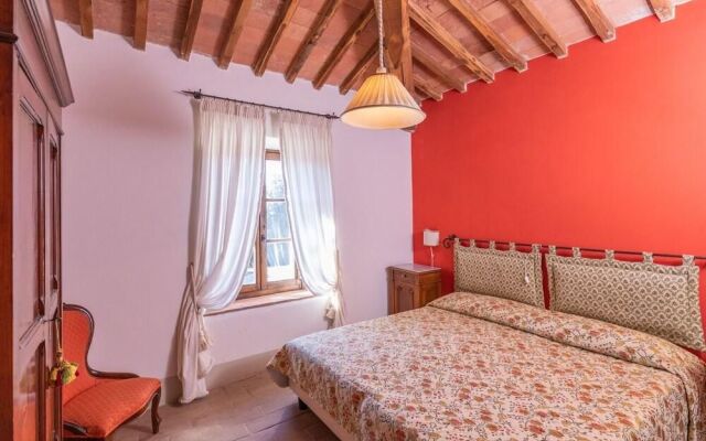 Traditional Apartment in Rapolano Terme with Swimming Pool