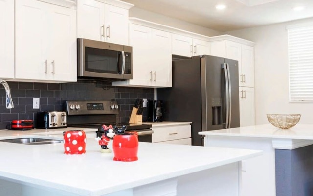 4721 Unit 105 Stunning Apartment 2BD