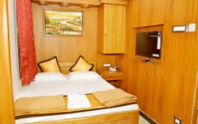 Anandha Grand