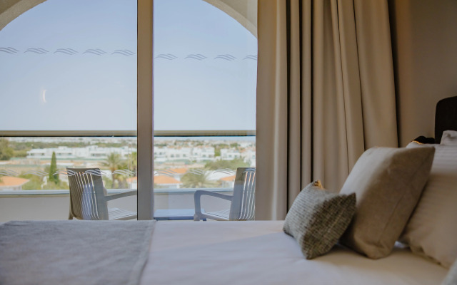 The Golden Coast Beach Hotel