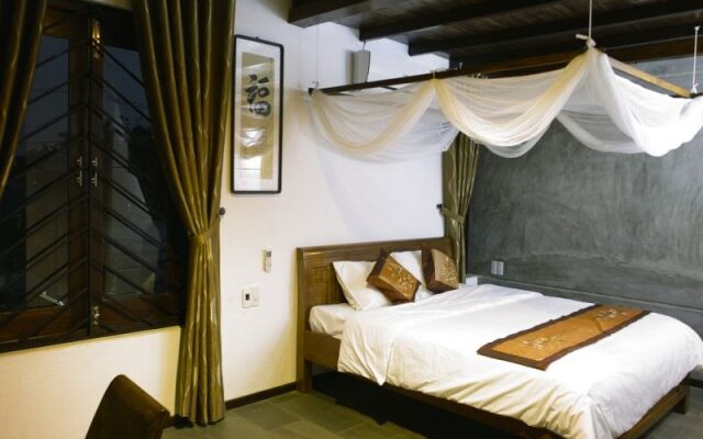 Calligraphy Homestay
