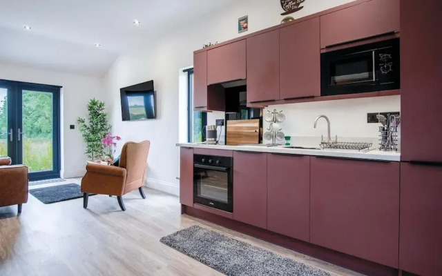 The Shed - 1 Bedroom - Cosheston