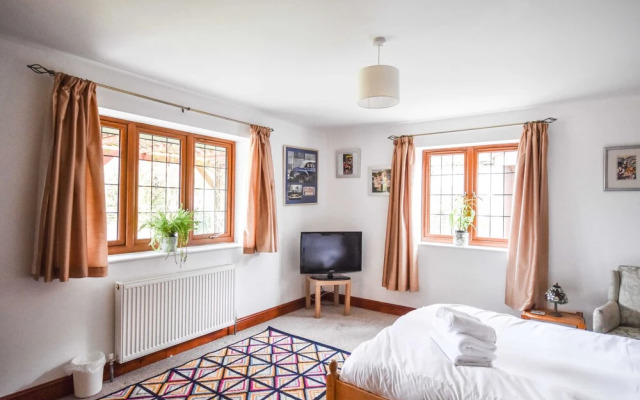 Rural Family Home, 5 Minutes From Clifton Village