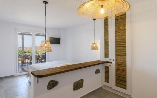 Mesmerising Sea View Lia Residence