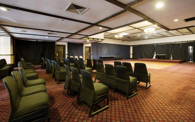 Parkway Hotel