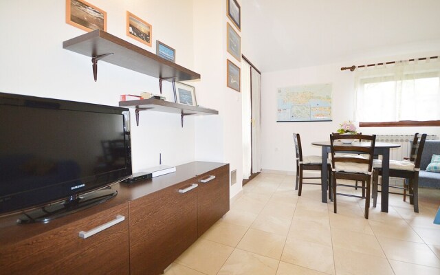 Elza Apartments