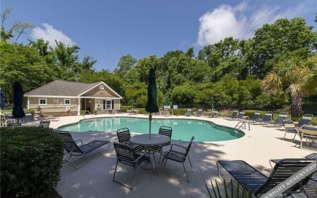 Exclusive Greenbriar Condo W/ Golf & Beach Shuttle Condo