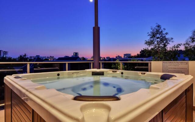 Darwin City Lights Jacuzzi